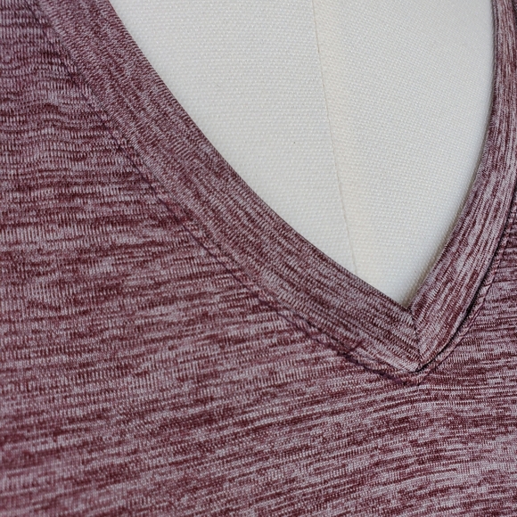 NWT Adidas Women's V-Neck Tech Heather Tee T-Shirt Shadow Fig Size Small - Picture 14 of 16